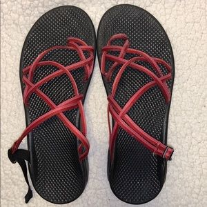 LIKE NEW WOMENS CHACO ZONG X ECOTREAD Cherry Berry